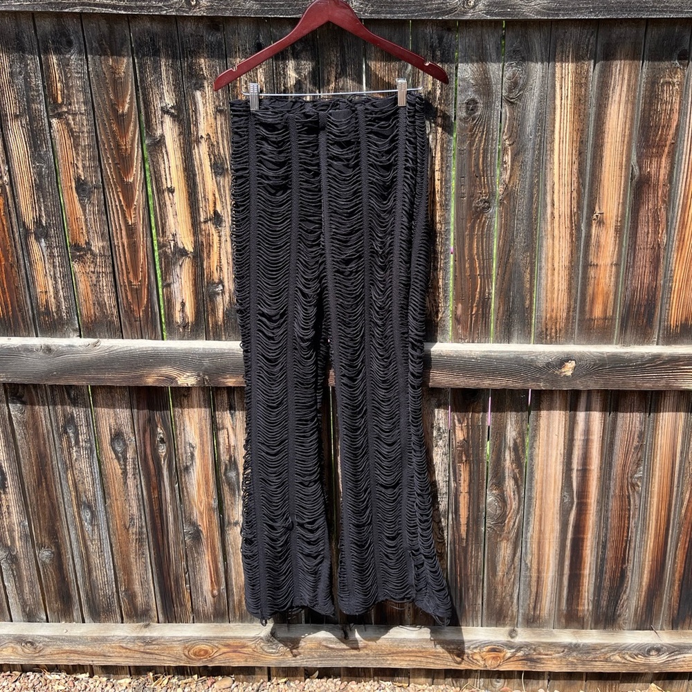 Fashion Nova • Black Stretchy Textured Pants